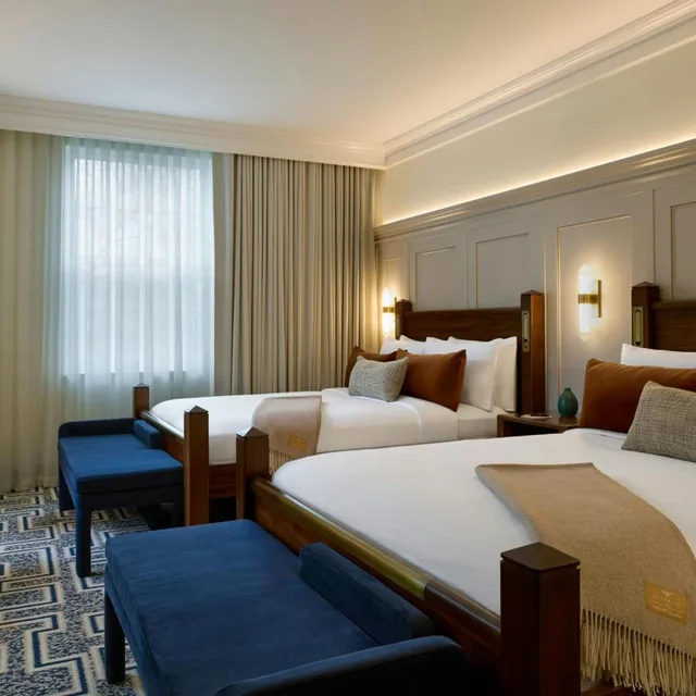Standard, King Bed, 2 Queen Beds, Accessible, The Dearborn Inn A Marriott Hotel 3/7