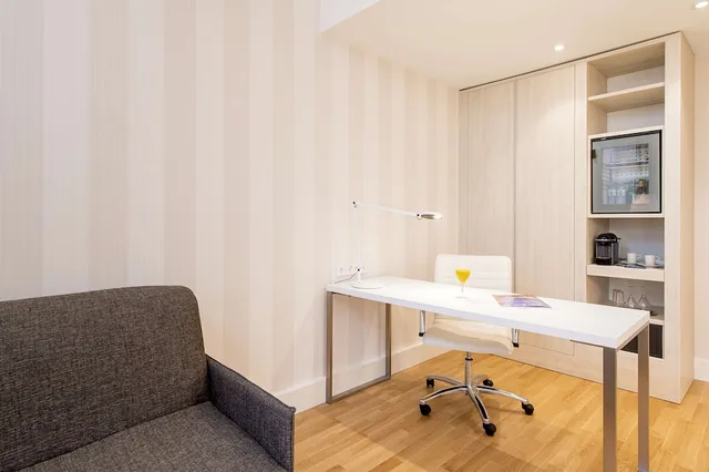 غرفة سوبيريور بسريرين منفصلين بإطلالة، Hotel Nh Collection Wien Zentrum 4/4