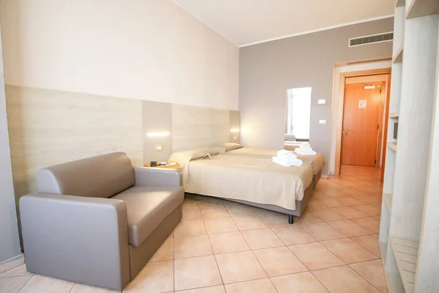 غرفة ثلاثية بسرير مزدوج، Hotel Miramonti 2/6