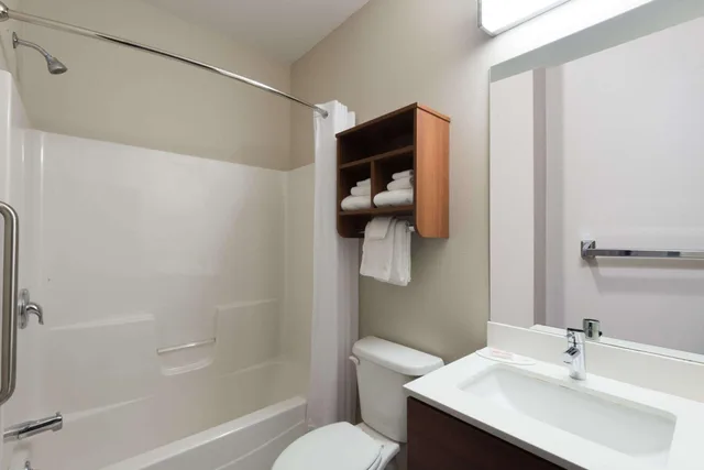 غرفة بسريرين كوين، Microtel Inn & Suites By Wyndham Windham 6/6