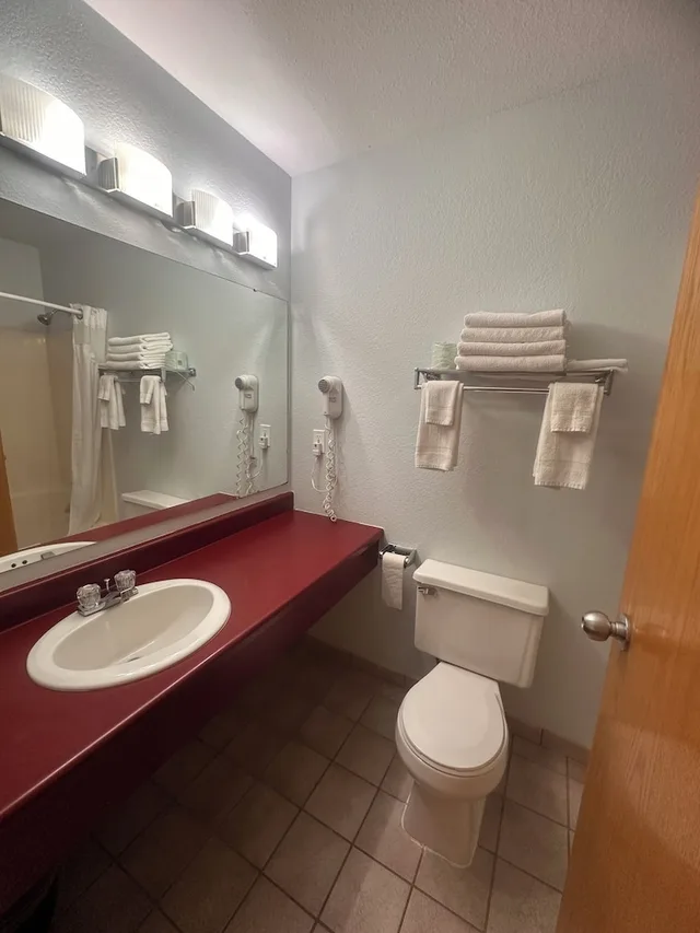غرفة قياسية بسريرين كوين، Pictured Rocks Inn & Suites 5/5