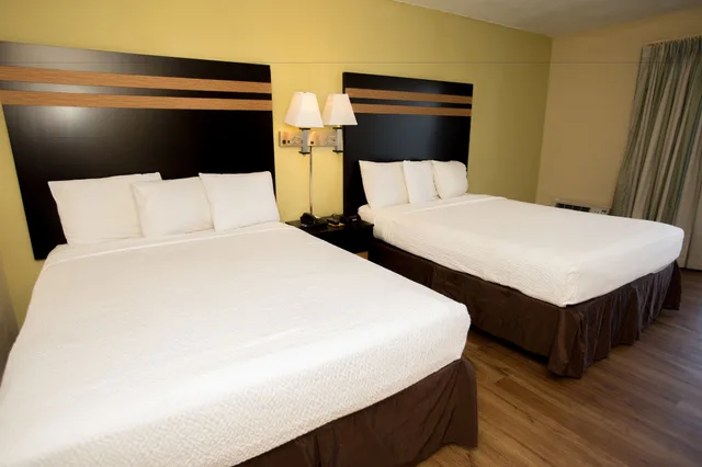 Renovated, 2 Queen Beds, Ocean View، Blu Atlantic Oceanfront Hotel Suites 3/7