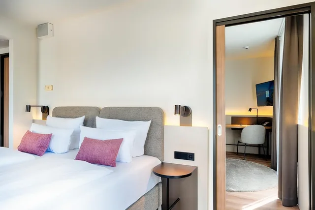 Suite, Double Bed, City View, WELCOME Hotel Darmstadt 2/10