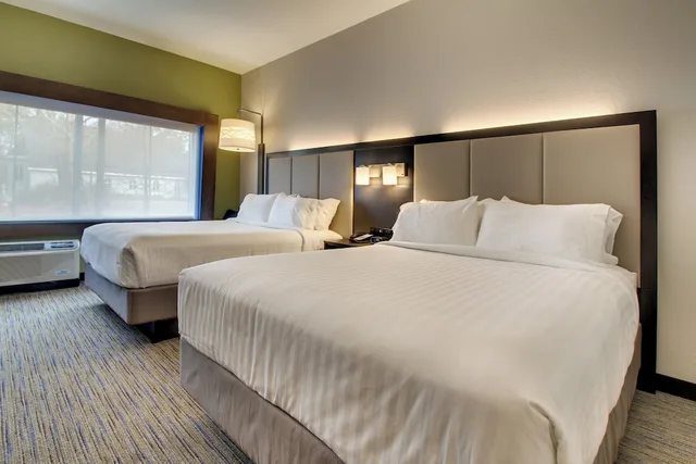 غرفة قياسية بسريرين كوين، Holiday Inn Express & Suites - Summerville 2/10