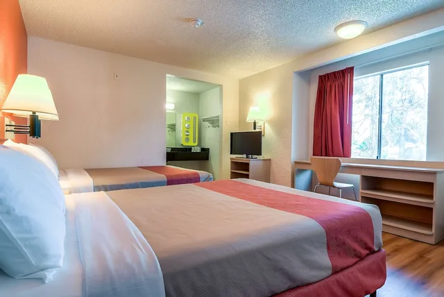 غرفة ديلوكس بسريرين مزدوجين، Motel6 Rowland Heights, CA - Los Angeles - Pomona 2/5
