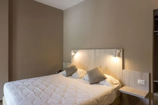 غرفة كلاسيكية بسرير كوين بإطلالة على الجبل، Hotel Terme Di Frasassi 2/5