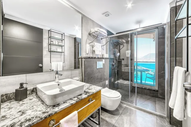 جناح جونيور بسرير كينج بإطلالة على البحر بجاكوزي، Numa Port Hotel 3/5