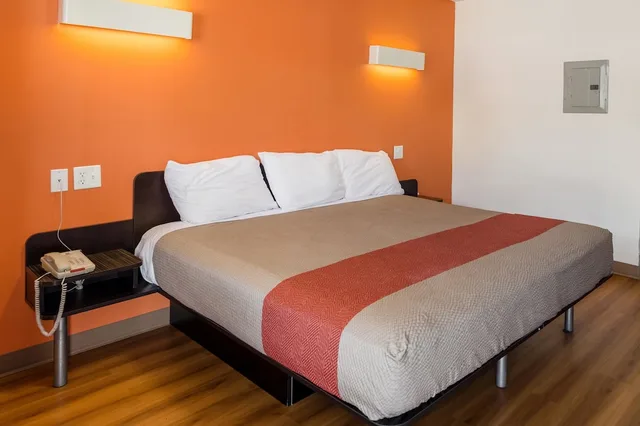غرفة ديلوكس بسرير كينج للمدخنين لذوي الإعاقة، Motel6 Greenville, SC 5/10