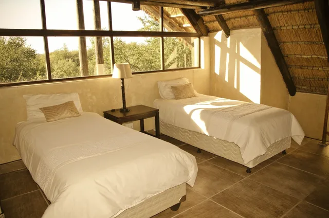 فيلا بسريرين منفصلين وسريرين كينج بـ4 غرف نوم، Morokolo Safari Lodge 10/10
