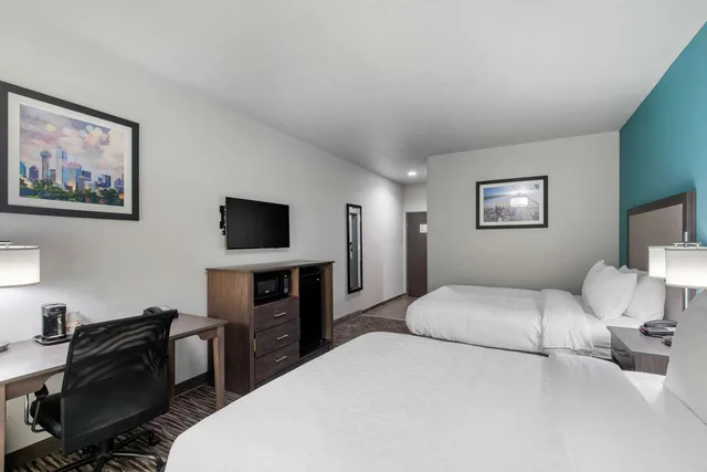 غرفة بسريرين كوين، Clarion Inn & Suites Dfw North 4/5