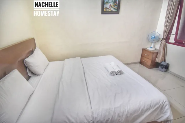 غرفة قياسية بسرير كوين بحمام مشترك، Berastagi Nachelle Homestay 3/6