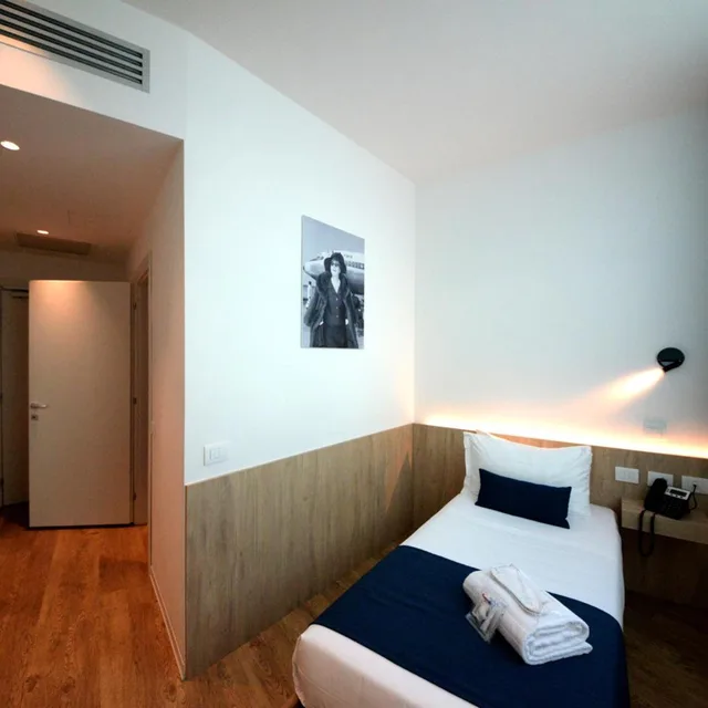 غرفة مفردة، HelloSky Air Rooms & Lounge 1/10