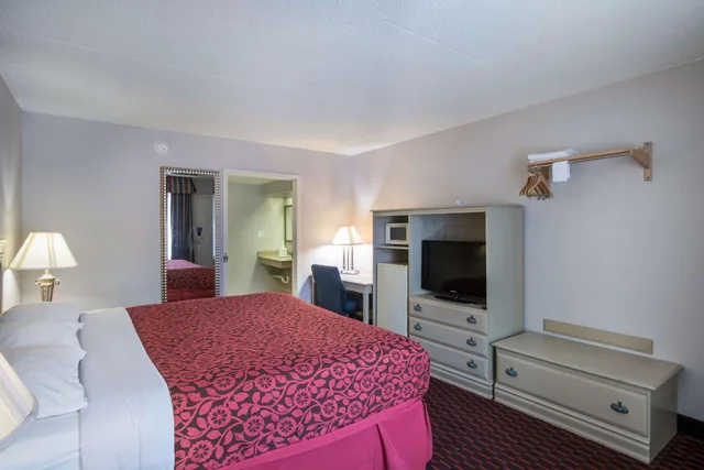 1 King Bed - Mobil Access Tub Nsmk Micfridg، Motel6 London, KY 3/10