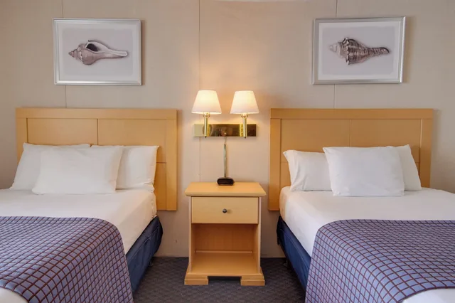 Studio, 2 Double Beds, Side Tower Two، Flamingo Motel 1/2