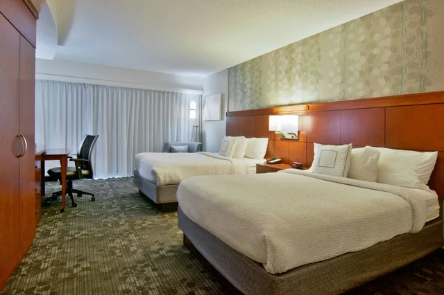room, 2 queen beds, Courtyard Clarksville 1/2