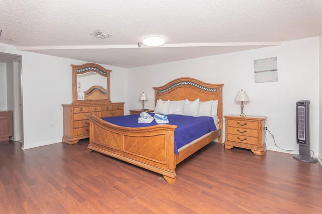 لوفت رئاسي، Girasole Apartments 4/10