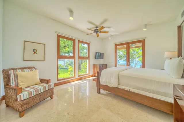 فيلا فاخرة بسريرين كوين بإطلالة على البحر بـ5 غرف نوم بمسبح خاص، Las Verandas Hotel And Villas 3/9