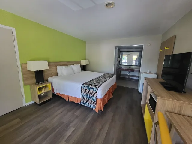 غرفة بسرير كينج لذوي الإعاقة، Park Inn by Radisson, Attalla-Gadsden 1/3
