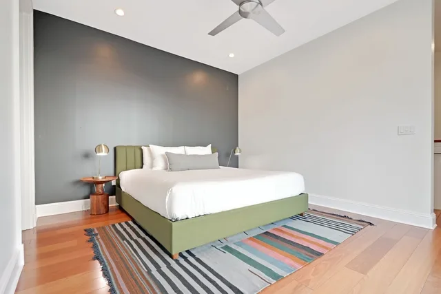 Adjoining, Apartment, 5 King Beds, 4 Queen Beds, 2 Sofa، Factors Row by Sextant 5/10