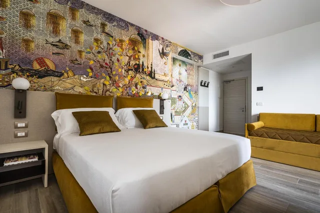 Junior Suite, Pool View, Life Hotel 3/5