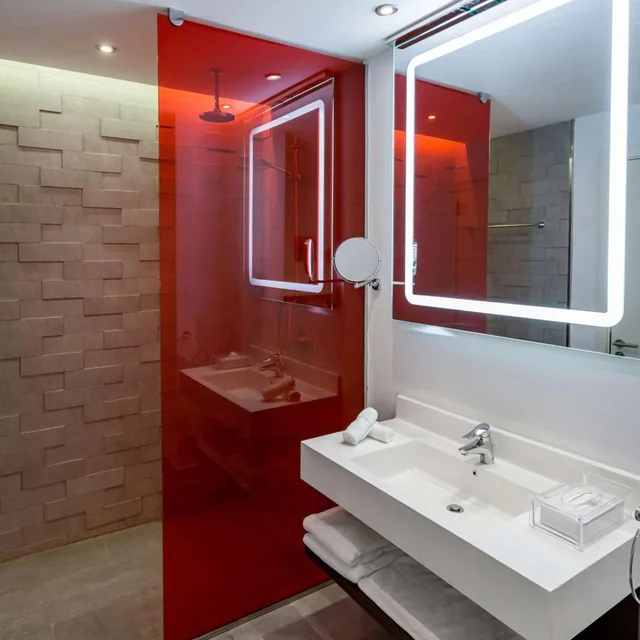 غرفة قياسية، فندق وشقق راديسون الدمام المدينة الصناعية(Radisson Hotel & Apartments Dammam Industry City) 4/9