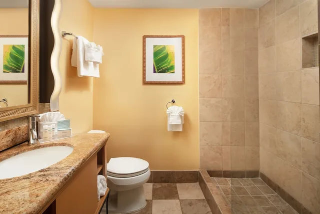 Study, King Bed, Garden View, Sofa, Balcony، Hampton Inn Key Largo 3/4