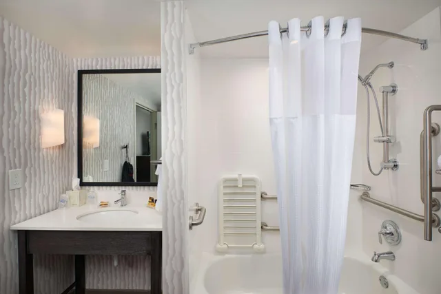 غرفة بسرير كينج لذوي الإعاقة، Best Western Plus Agate Beach Inn 5/5