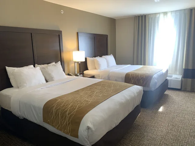 Standard, 2 Queen Beds, Comfort Inn and Suites Atoka 1/6