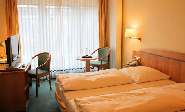 غرفة كومفورت بسرير كينج، Daniel Hotel 2/6
