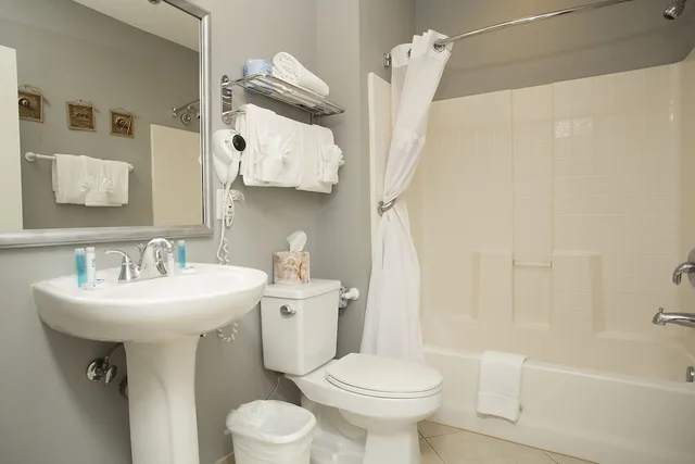3 Bedrooms, Suite, King Bed, 4 Double Beds, Ocean Front, Sofa، Avista Resort 7/8