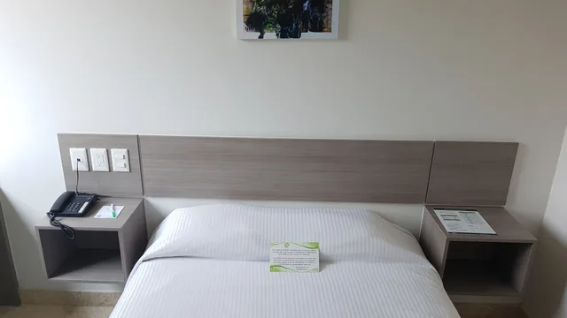 غرفة قياسية بسرير مزدوج، Sr Hotel 6/9