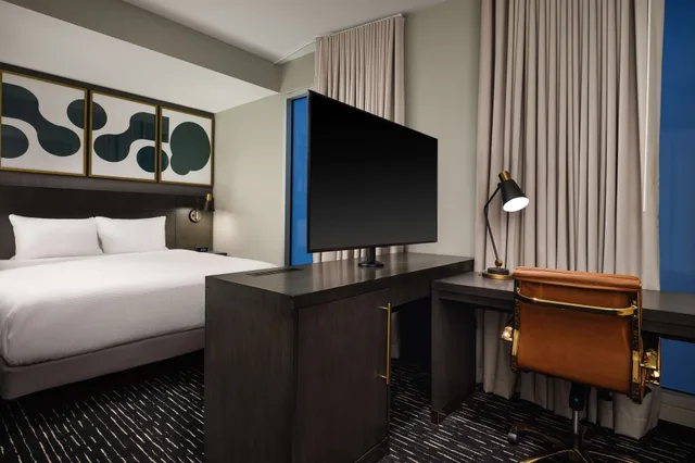 Interior, King Bed, Hyatt Place LAX Century Blvd 1/2