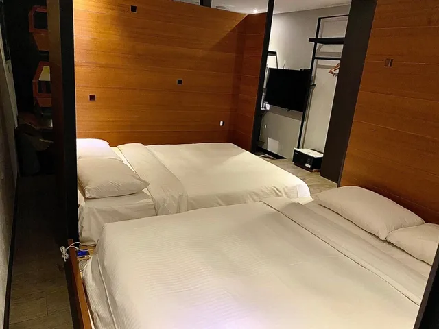 Deluxe, Family, 2 Queen Beds, 3 Door Hotel 10/10