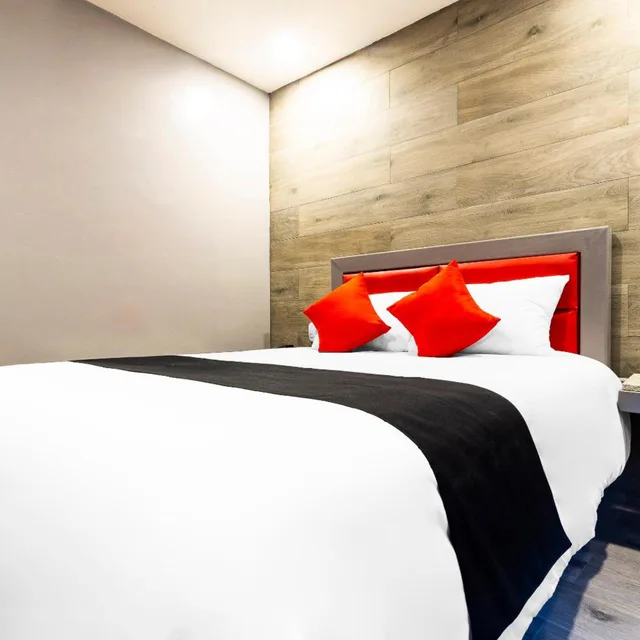 Standard, Hotel Sonora 3/10
