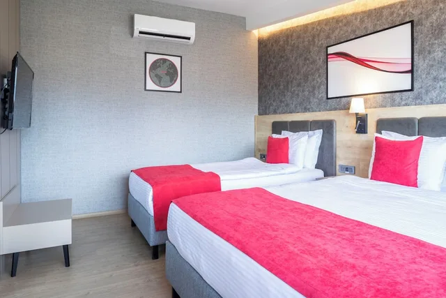 Standard, King Bed, French Bed, Pool View, Balcony، Ramada by Wyndham Dalaman 2/4