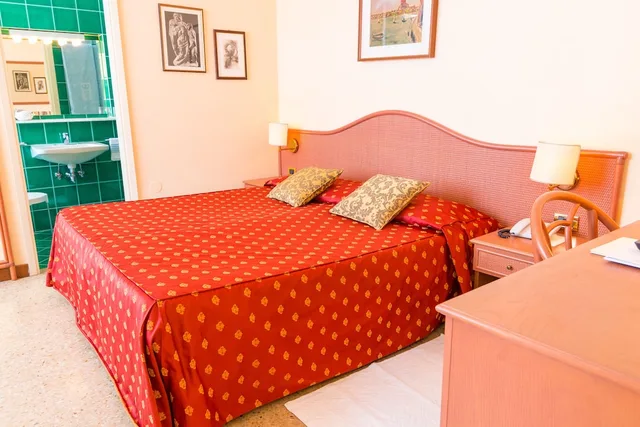 جناح جونيور بسرير مزدوج بإطلالة على البحر، Hotel Principe 1/3