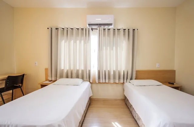 غرفة قياسية بسريرين منفصلين، Hotel Metropole Paulinia 3/7