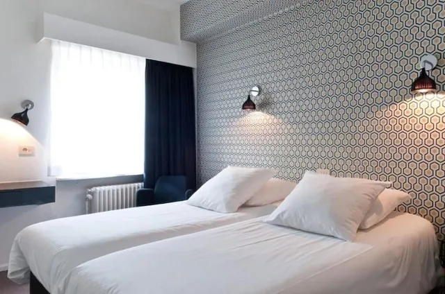 Room, Twin Beds, Hotel Queen Anne 1/9