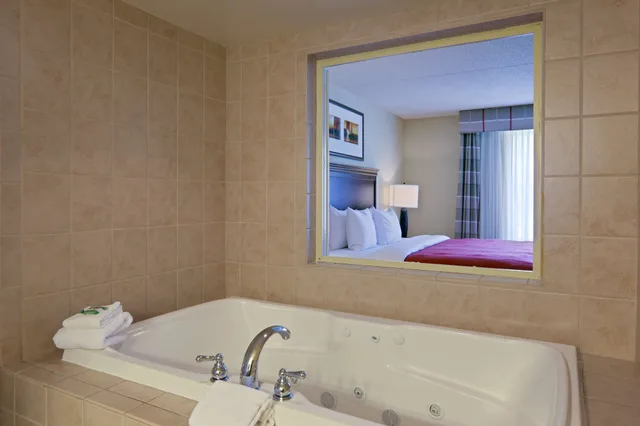 جناح بسرير كينج بغرفة نوم واحدة لذوي الإعاقة، Country Inn Suites By Radisson Fredericksburg Va 3/3