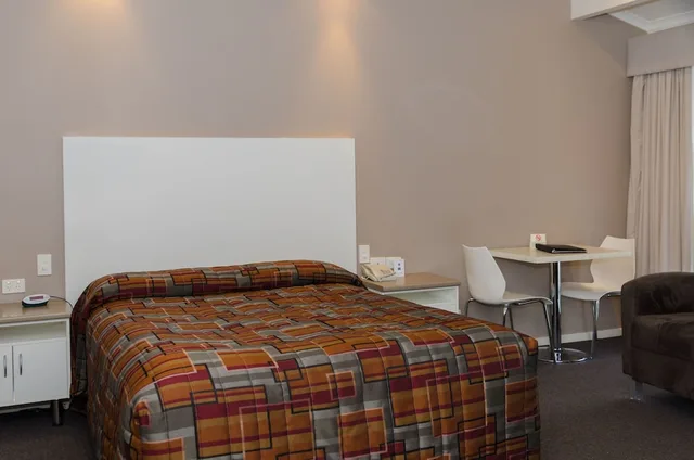 غرفة قياسية بثلاثة أسرّة بغرفتي نوم، McLaren Vale Motel and Apartments 2/3