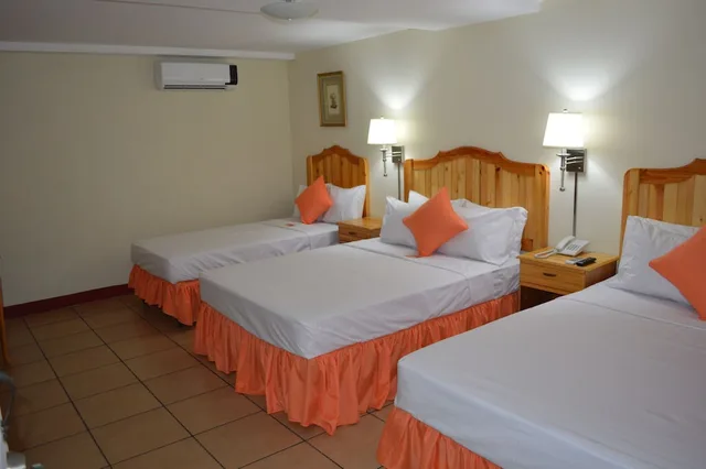 غرفة ثلاثية بسرير فردي، La Estacion Granada Hotel 1/3