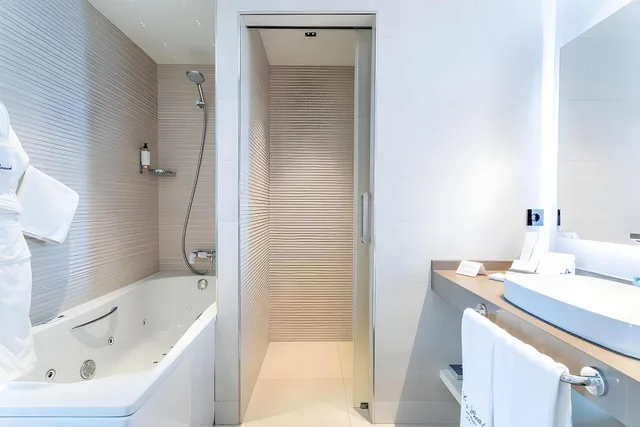جناح جونيور بسريرين منفصلين مع أريكة، Hotel Lava Beach 2/3