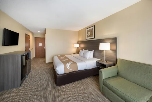 غرفة بسرير كينج، Quality Inn and Suites Fishkill South Near I-84 2/6