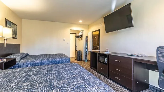 غرفة ديلوكس بسريرين كوين، Rabbit Ears Motel 4/6