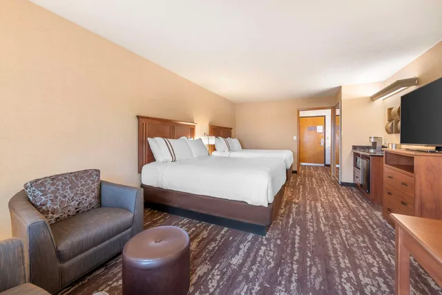 Room, 2 Queen Beds, Lake Front, Balcony, Best Western Plus Superior Inn 2/3