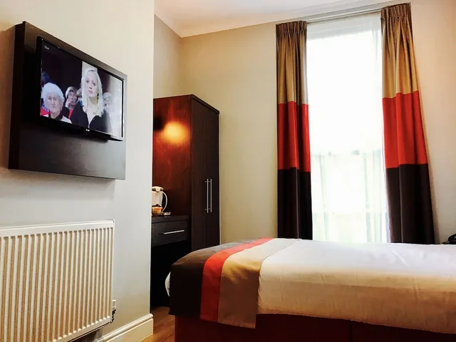 غرفة ديلوكس بسرير مزدوج، Royal Cambridge Hotel 3/4
