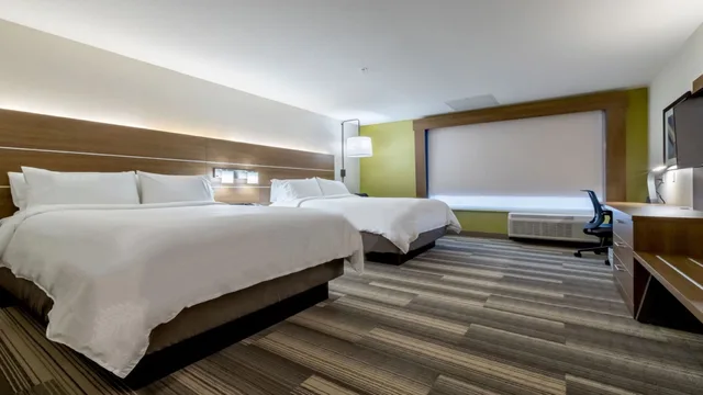 غرفة قياسية بسريرين كوين لذوي الإعاقة، Holiday Inn Express Suites Marion 1/3