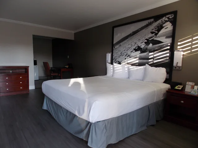 غرفة ديلوكس بسرير كينج، Super 8 by Wyndham Santa Cruz Beach 4/7