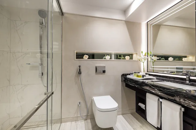 جناح بسرير كينج بإطلالة على البحر بشرفة، InterContinental Muscat 10/10