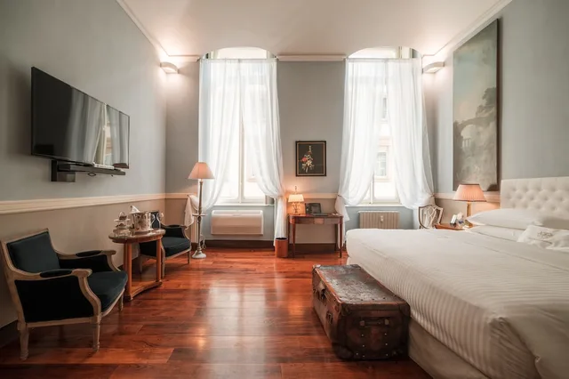 جناح جونيور بسرير كينج، Royal Palace Hotel and Spa 2/4